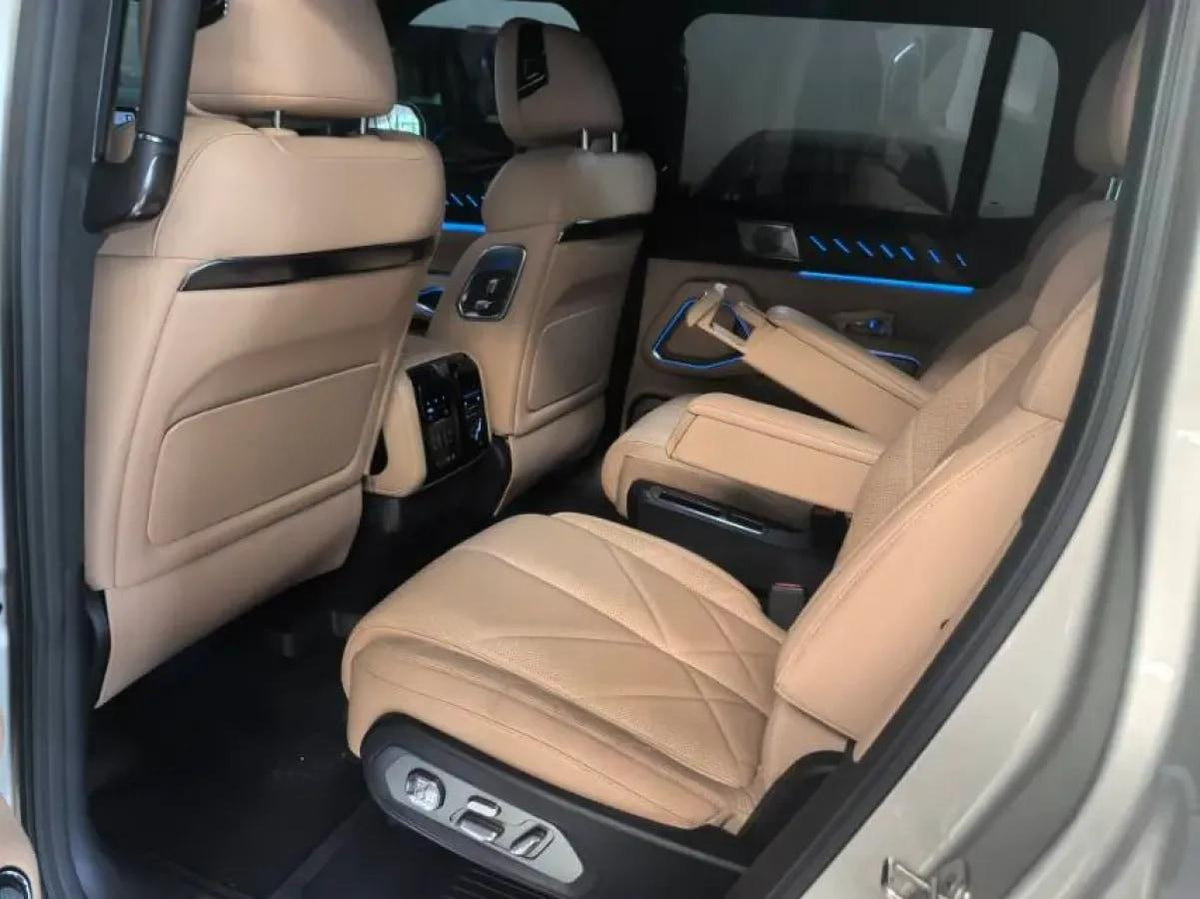 2025 FangChengBao Bao 8 2.0T 245HP L4 E-CVT PHEV 36.8KWH image 3