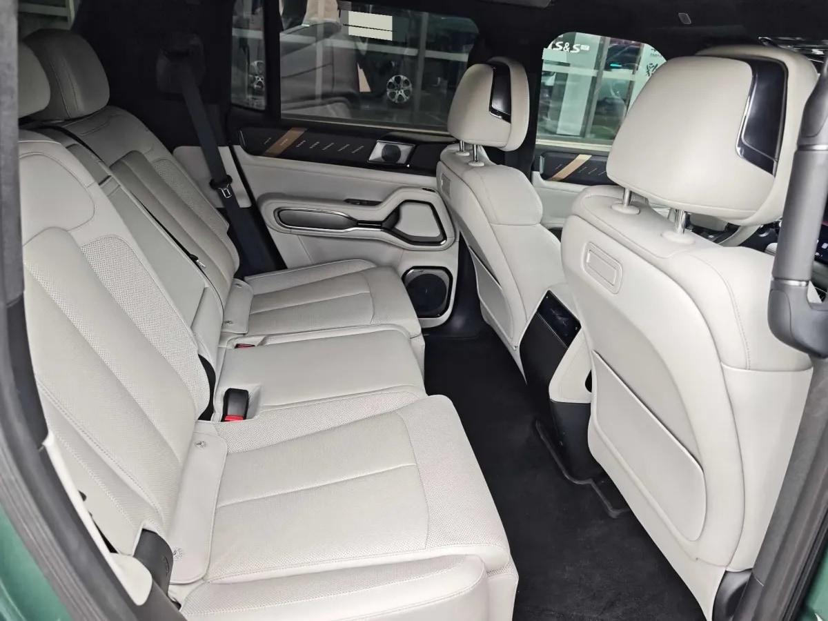2025 Fang Cheng Bao Bao 8 2.0T 245HP L4 E-CVT PHEV 36.8KWH image 3