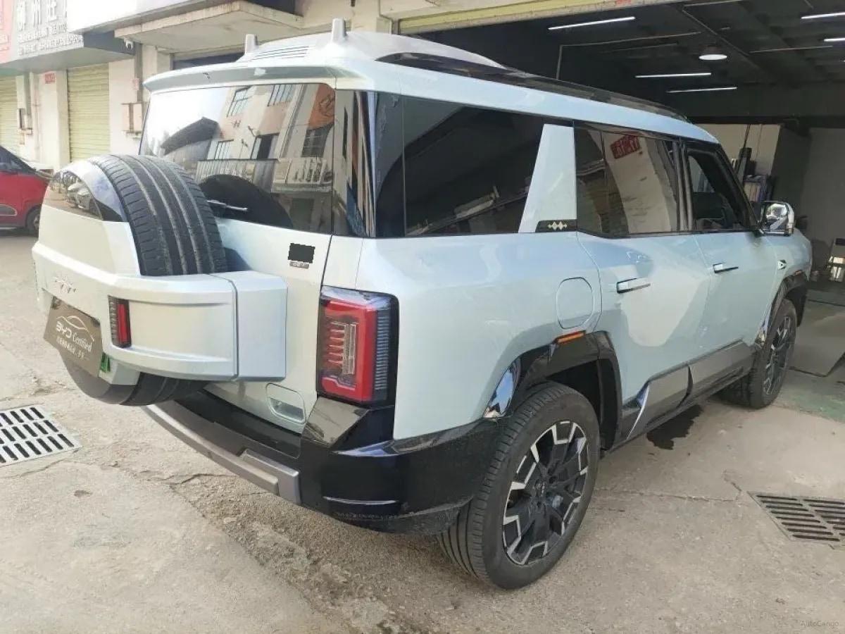 2025 Fang Cheng Bao Bao 8 2.0T 245HP L4 E-CVT PHEV 36.8KWH image 3