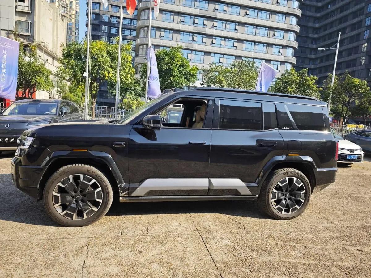 2025 Fang Cheng Bao Bao 8 2.0T 245HP L4 E-CVT PHEV 36.8KWH image 3