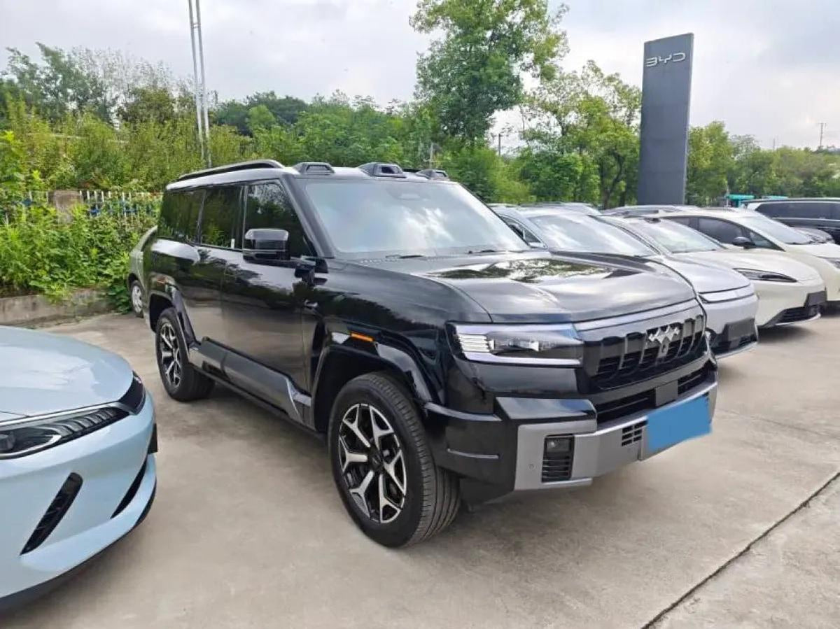 2025 FangChengBao Bao 8 2.0T 245HP L4 E-CVT PHEV 36.8KWH image 3