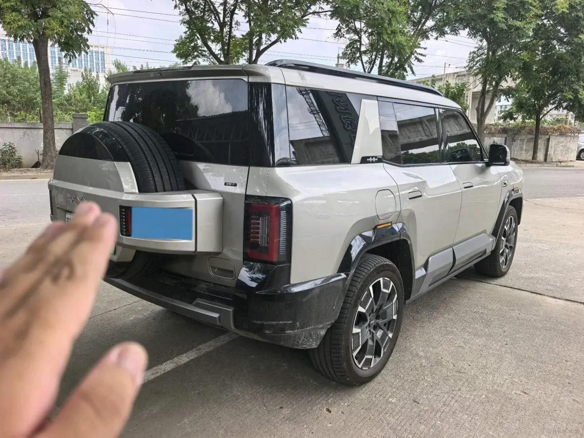 2025 FangChengBao Bao 8 2.0T 245HP L4 E-CVT PHEV 36.8KWH image 3