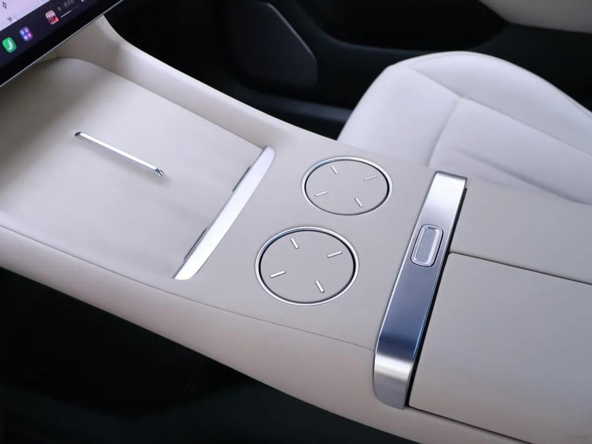 2025 Xiaomi YU7 BEV 101.7KWH image 3