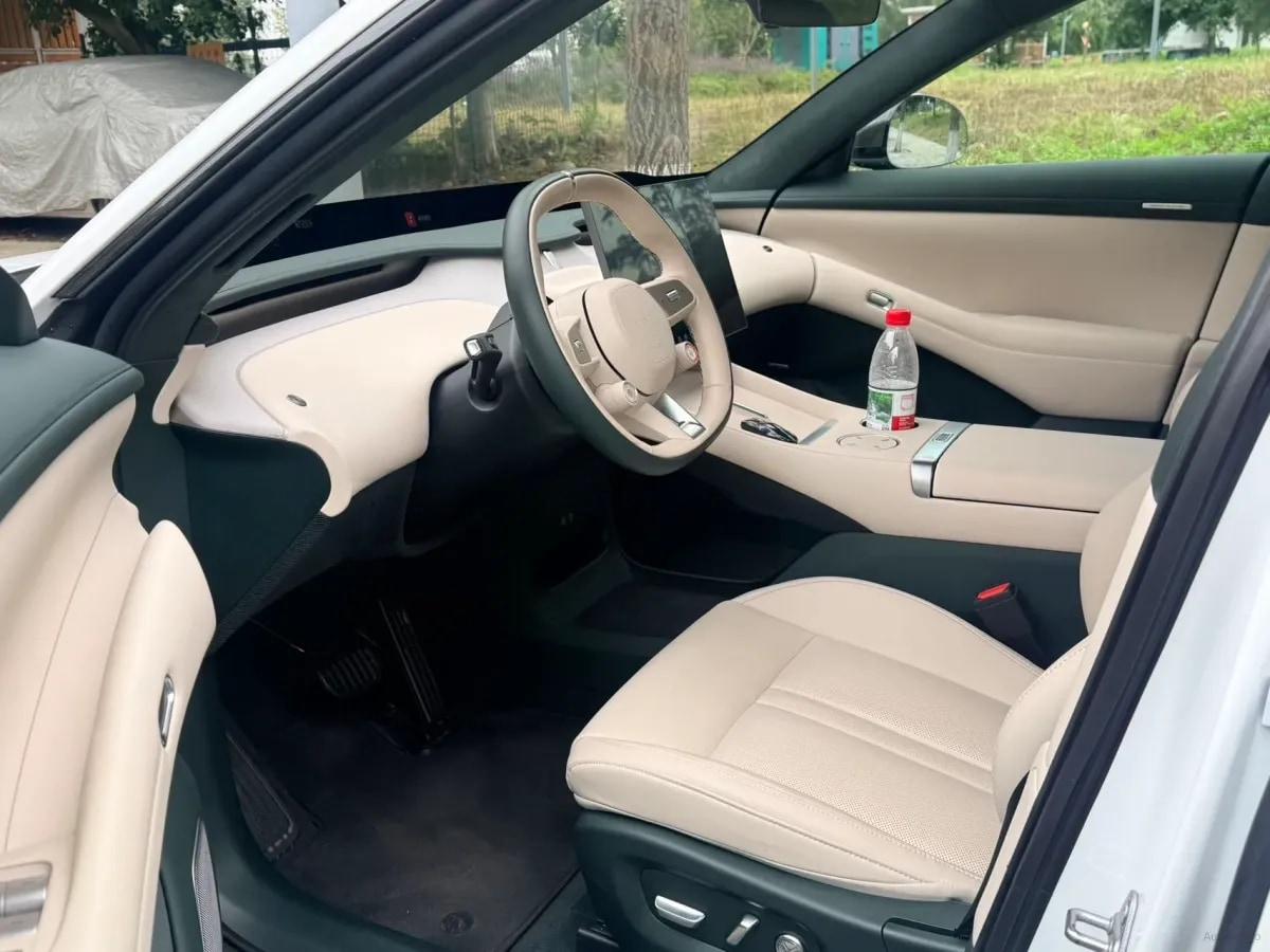 2025 Xiaomi YU7 BEV 101.7KWH 760km image 3