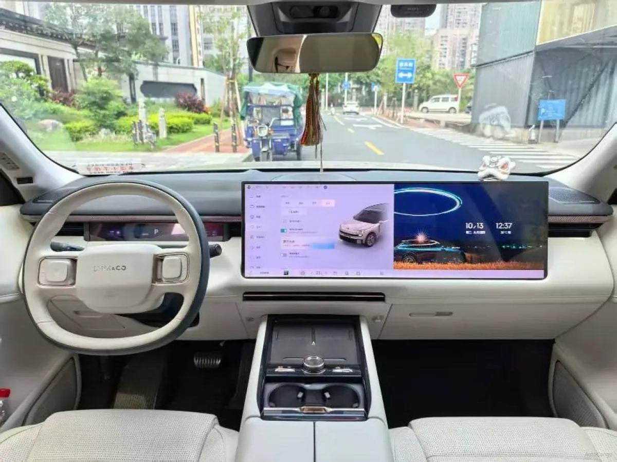 2025 LYNK&CO 900 2.0T 254HP L4 3DHT PHEV 52.38KWH 280km image 3