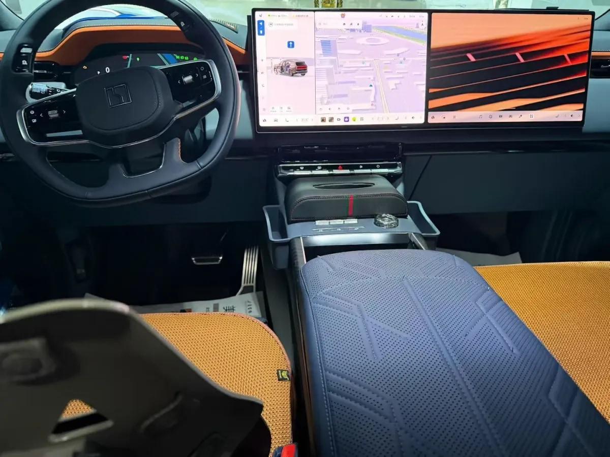 2025 Zeekr 9X 2.0T 279HP L4 1DHT PHEV image 3