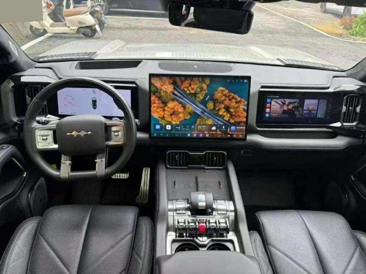 2025 FangChengBao Bao 8 2.0T 245HP L4 E-CVT PHEV 36.8KWH image 3