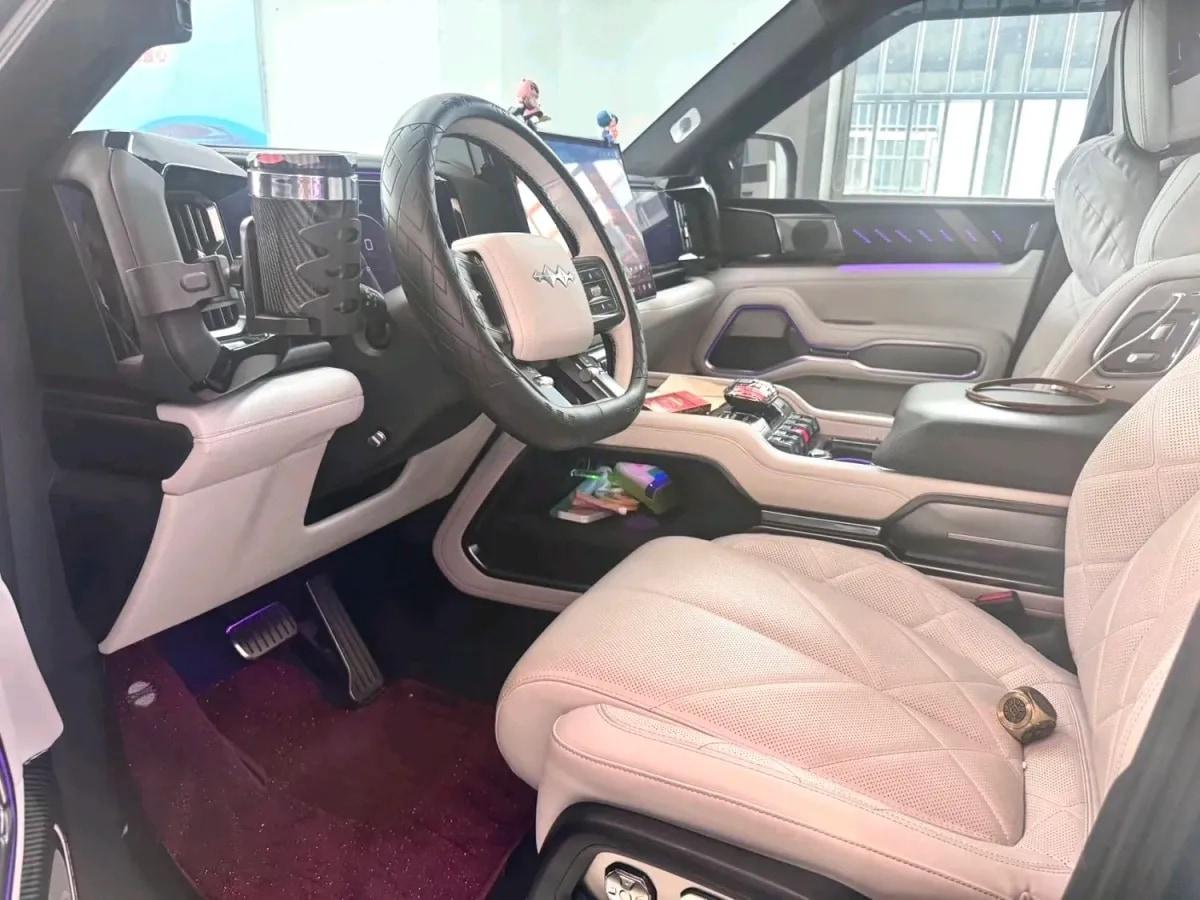2025 FangChengBao Bao 8 2.0T 245HP L4 E-CVT PHEV 36.8KWH image 3