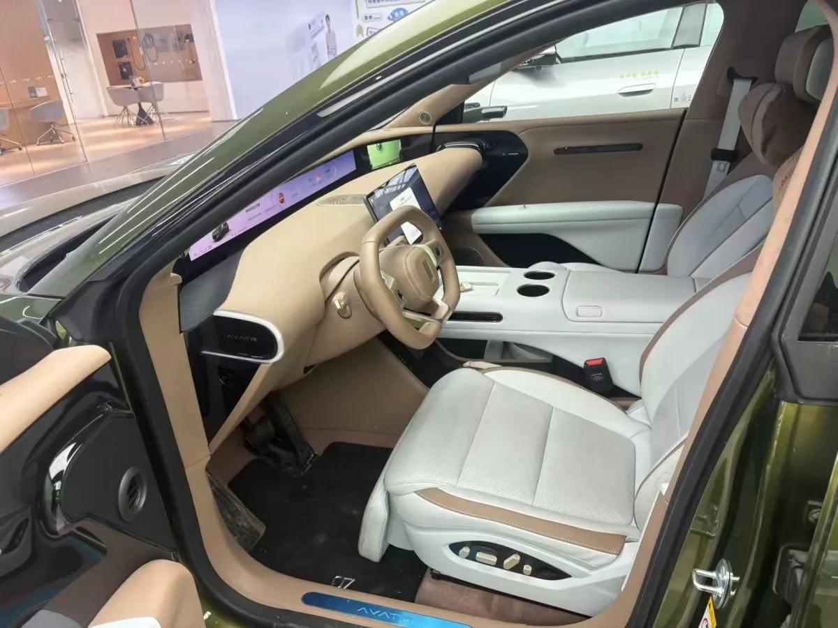 2024 Avatr 07 BEV 82.16KWH 610km image 3