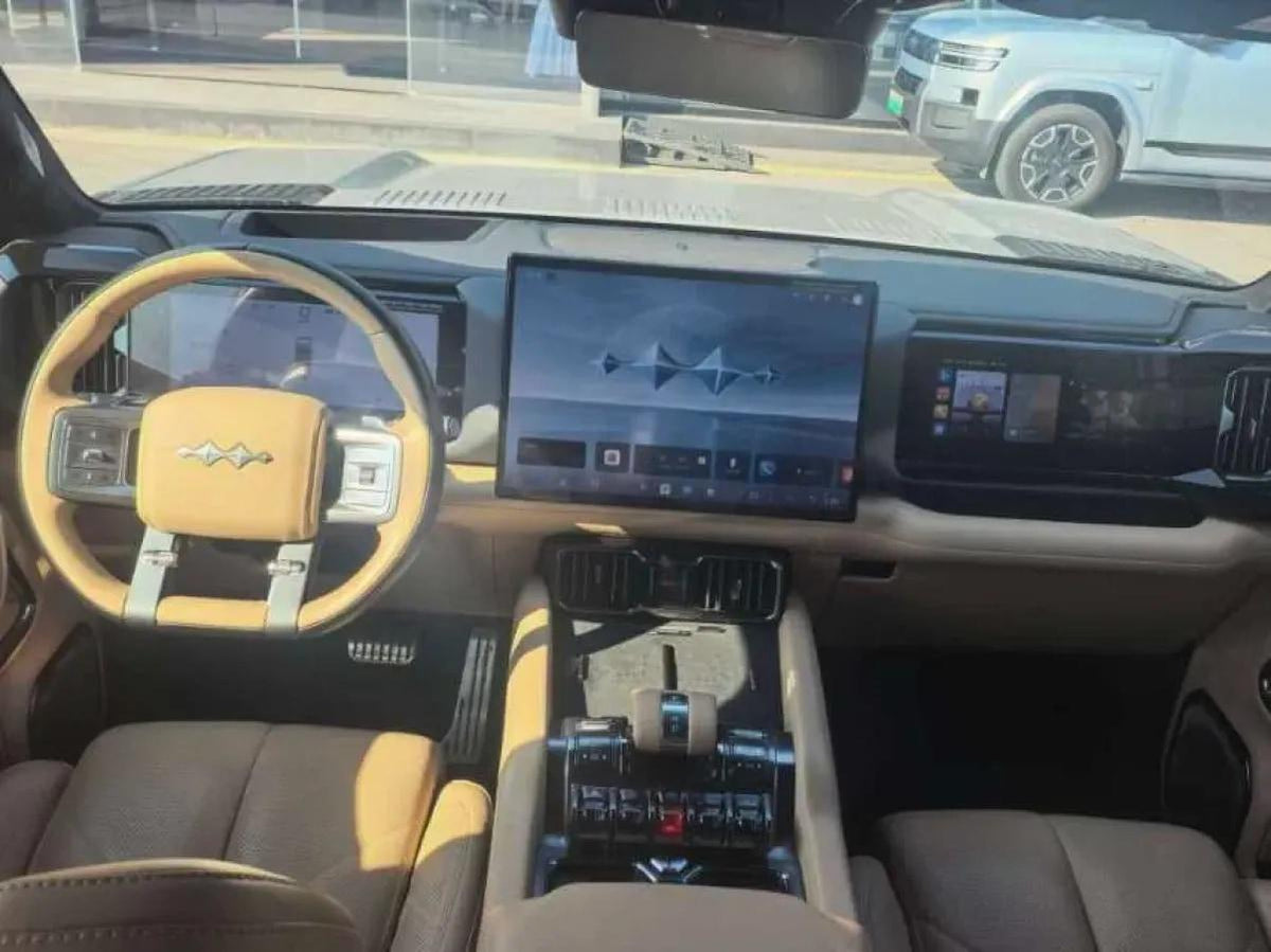 2025 Fang Cheng Bao Bao 8 2.0T 245HP L4 E-CVT PHEV 36.8KWH image 3