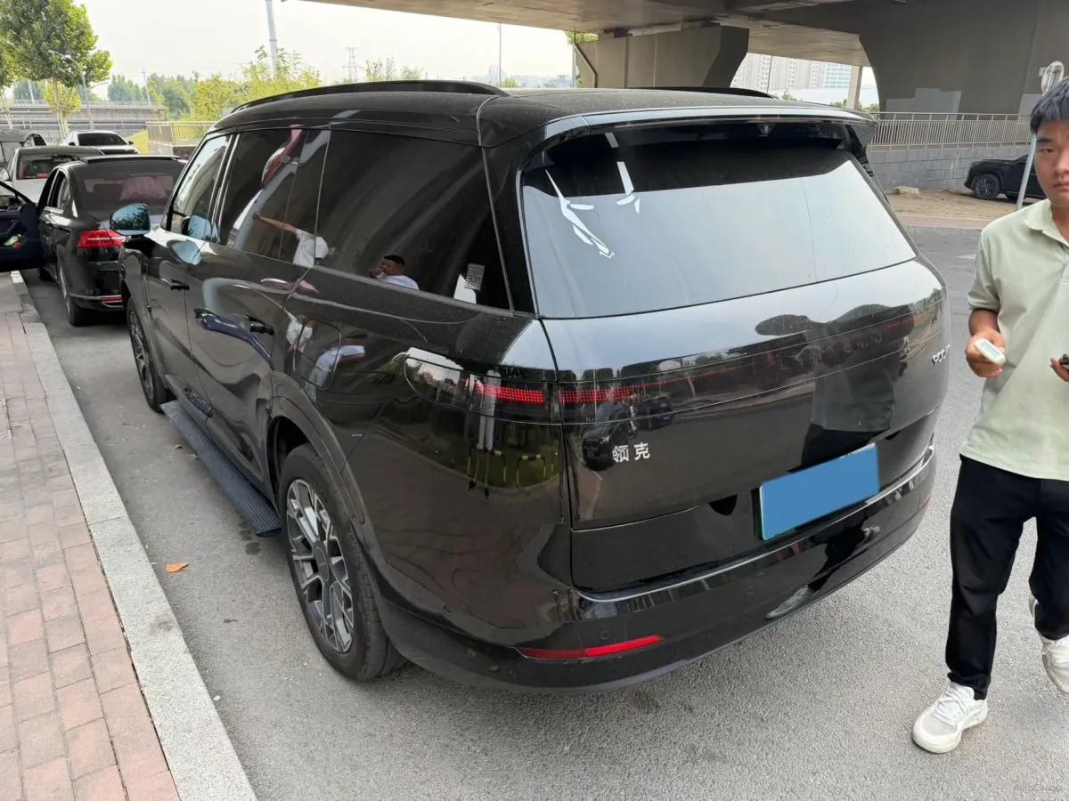 2025 LYNK&CO 900 1.5T 190HP L4 3DHT PHEV 44.85KWH 220km image 3