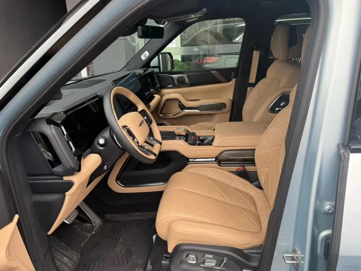 2025 FangChengBao Bao 8 2.0T 245HP L4 E-CVT PHEV 36.8KWH image 3