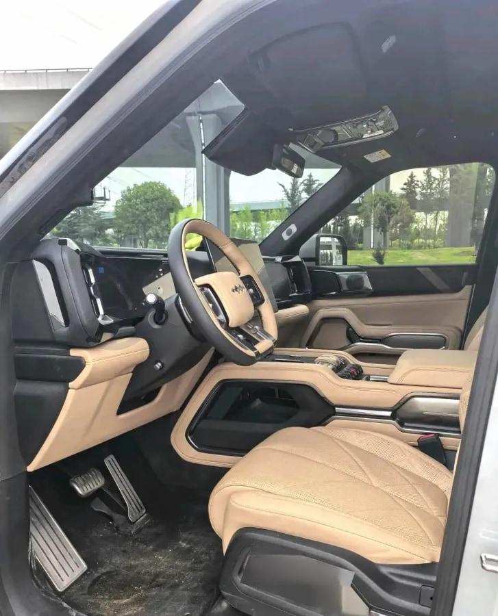 2025 FangChengBao Bao 8 2.0T 245HP L4 E-CVT PHEV 36.8KWH image 3