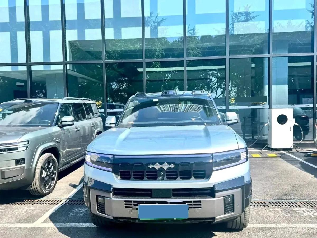 2025 FangChengBao Bao 8 2.0T 245HP L4 E-CVT PHEV 36.8KWH image 3