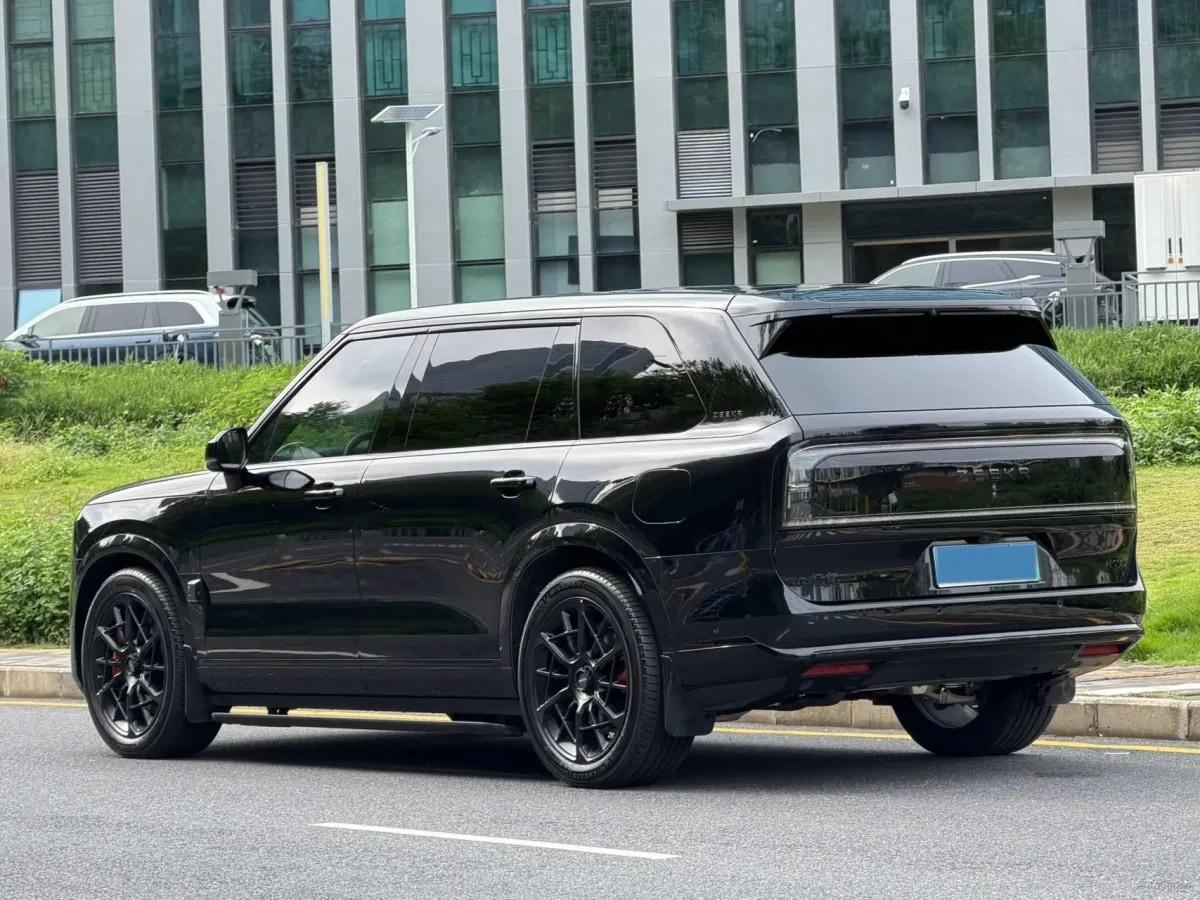 2025 Zeekr 9X 2.0T 279HP L4 1DHT PHEV image 3