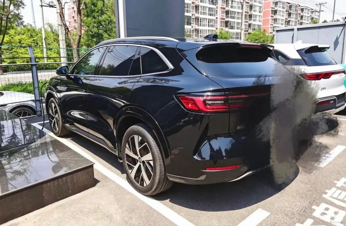2025 BYD TangL 1.5T 156HP L4 E-CVT PHEV image 3