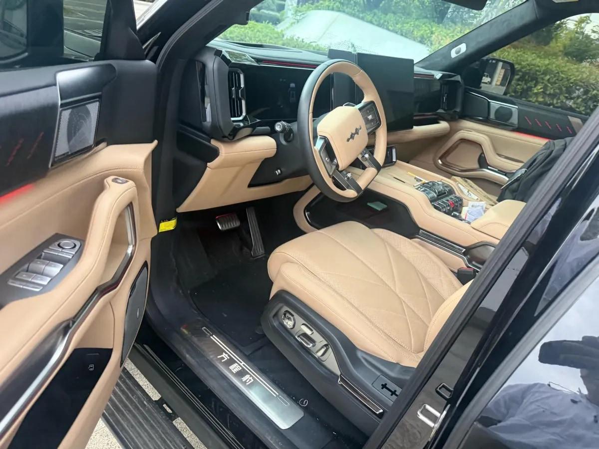 2025 FangChengBao Bao 8 2.0T 245HP L4 E-CVT PHEV 36.8KWH image 3