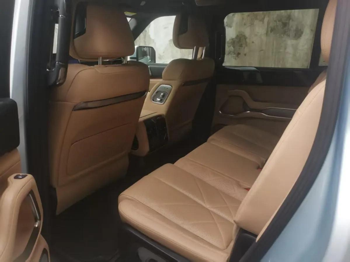 2025 Fang Cheng Bao Bao 8 2.0T 245HP L4 E-CVT PHEV 36.8KWH image 3