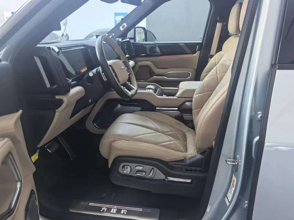 2025 FangChengBao Bao 8 2.0T 245HP L4 E-CVT PHEV 36.8KWH image 3
