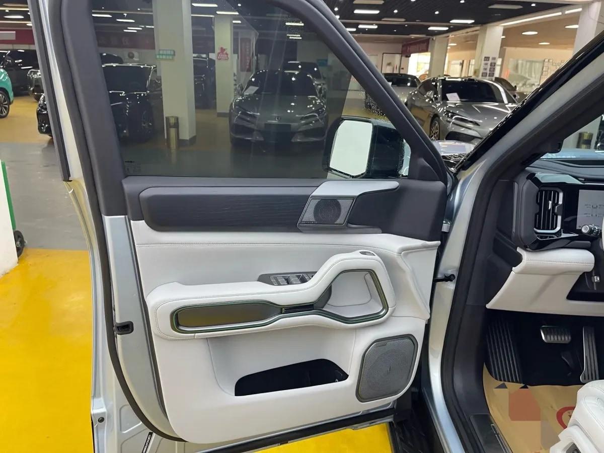 2026 Fang Cheng Bao Bao 8 2.0T 245HP L4 E-CVT PHEV 46.7KWH image 3
