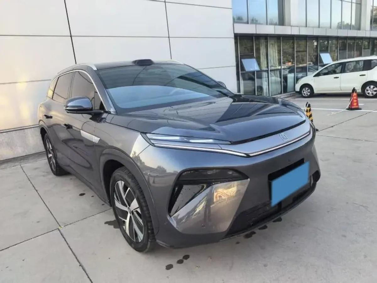 2025 BYD Tang L 1.5T 156HP L4 E-CVT PHEV 35.6KWH 215km image 3