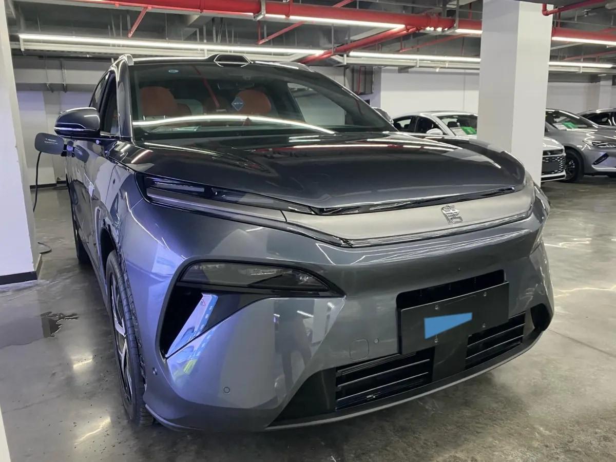 2025 BYD TangL 1.5T 156HP L4 E-CVT PHEV image 3
