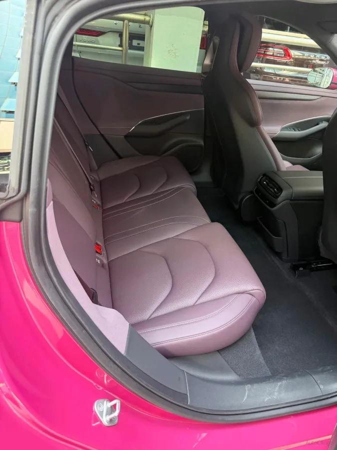 2024 Xiaomi SU7 BEV 73.6KWH image 3