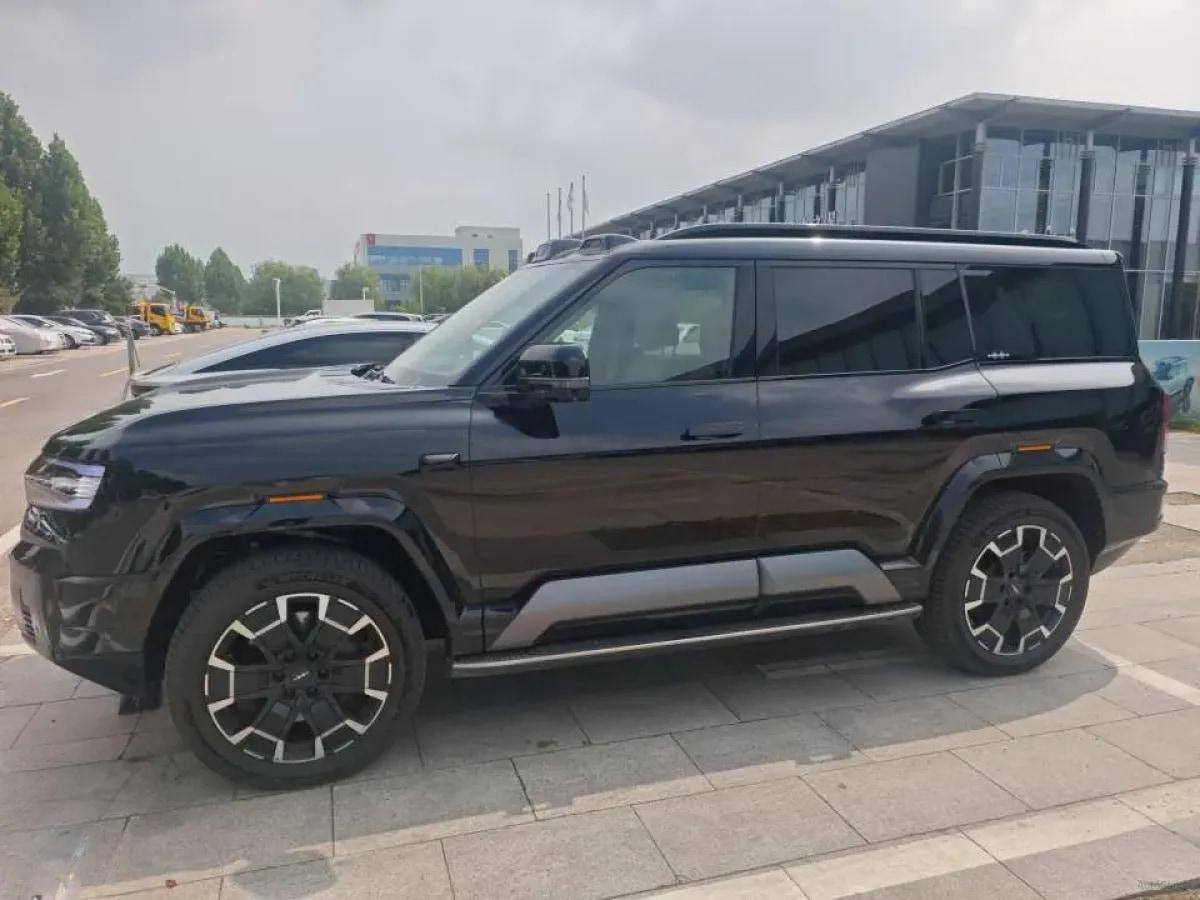 2025 FangChengBao Bao 8 2.0T 245HP L4 E-CVT PHEV 36.8KWH image 3