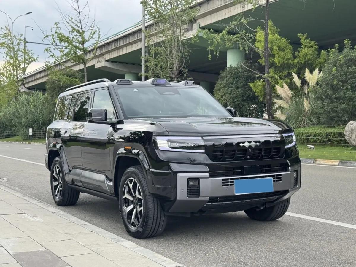 2025 FangChengBao Bao 8 2.0T 245HP L4 E-CVT PHEV 36.8KWH image 3