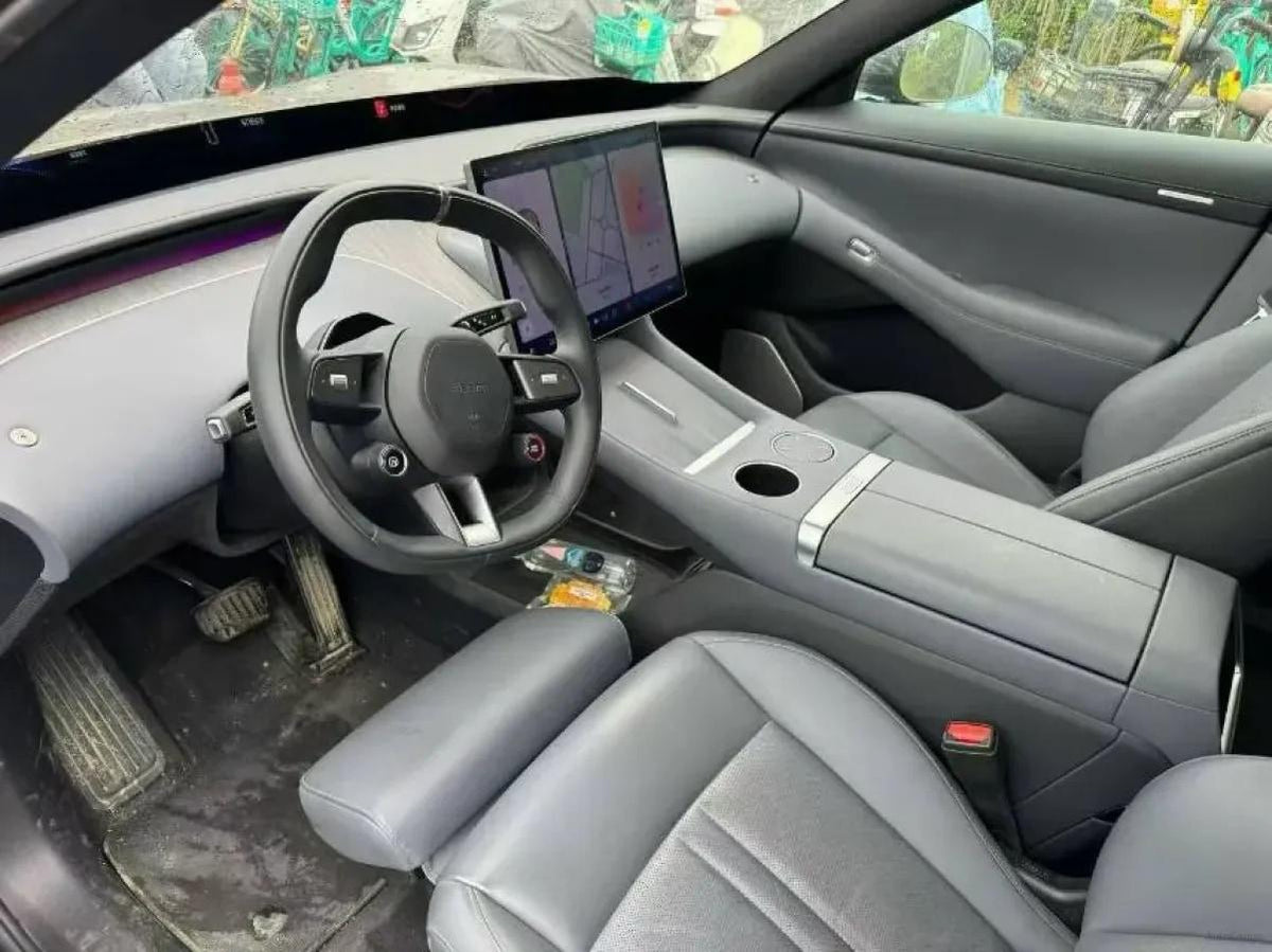 2025 Xiaomi YU7 BEV 96.3KWH 835km image 3