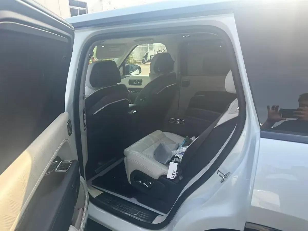 2025 Zeekr 9X 2.0T 279HP L4 1DHT PHEV image 3
