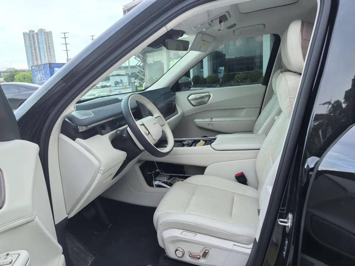 2025 LYNK&CO 900 2.0T 254HP L4 3DHT PHEV image 3