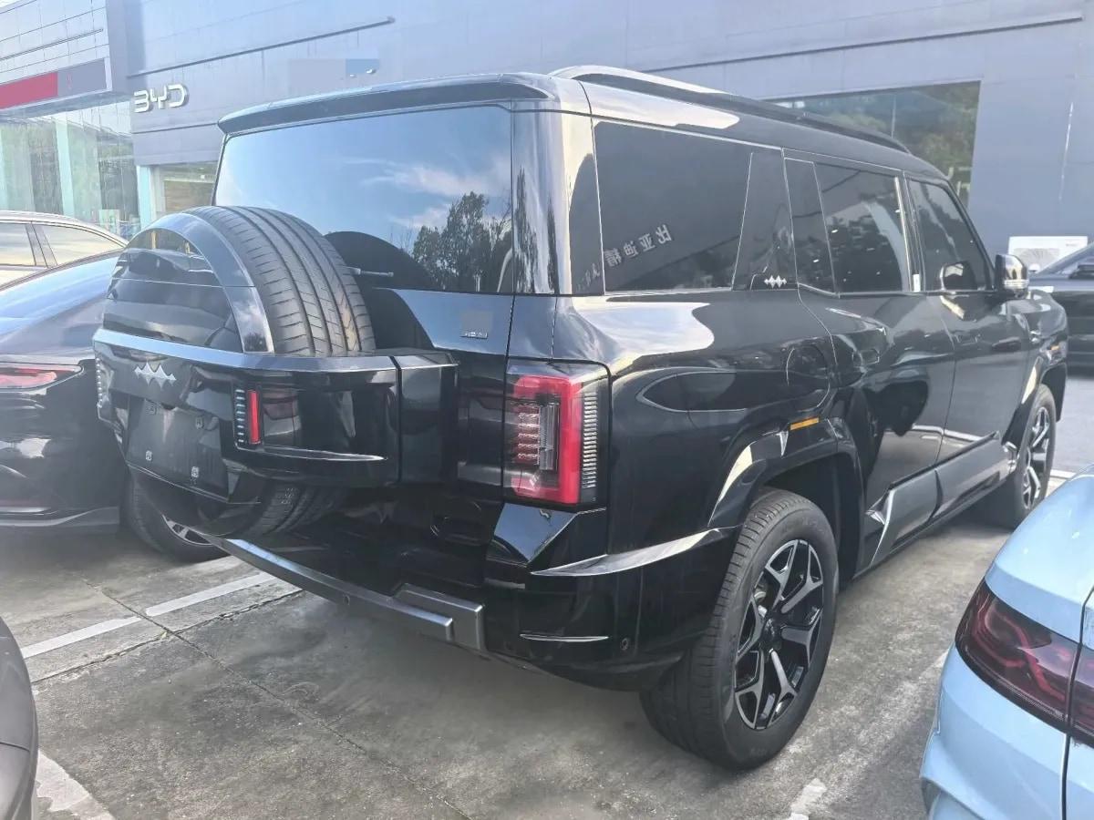 2025 FangChengBao Bao 8 2.0T 245HP L4 E-CVT PHEV 36.8KWH image 3