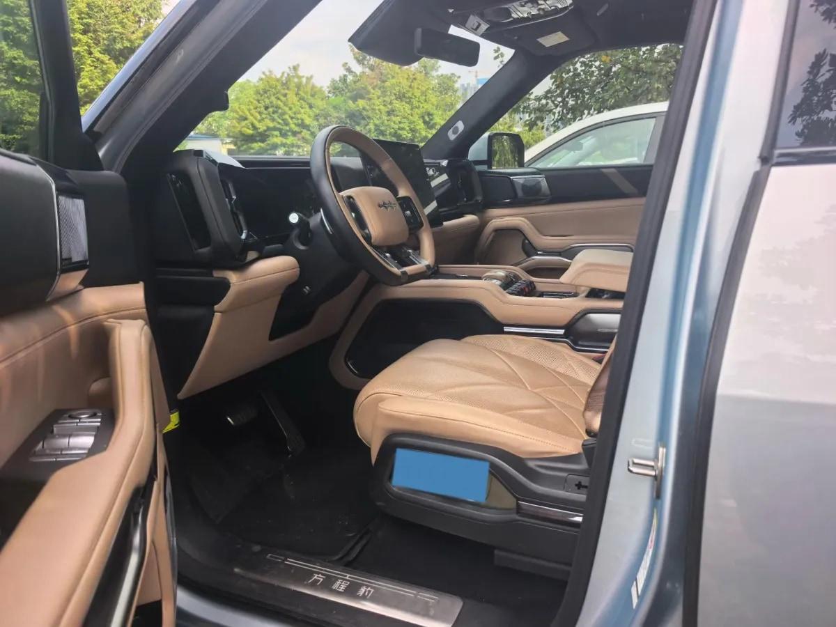 2025 FangChengBao Bao 8 2.0T 245HP L4 E-CVT PHEV 36.8KWH image 3