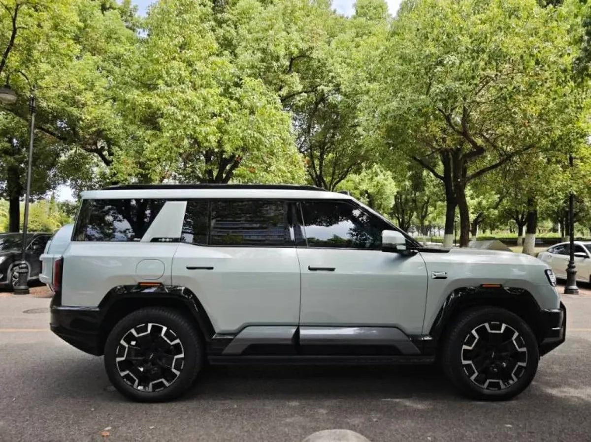 2025 FangChengBao Bao 8 2.0T 245HP L4 E-CVT PHEV 36.8KWH image 4