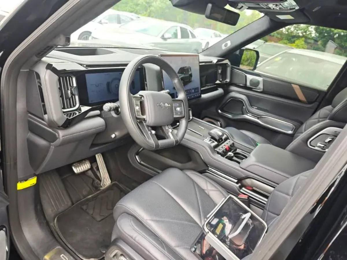2025 FangChengBao Bao 8 2.0T 245HP L4 E-CVT PHEV 36.8KWH image 4