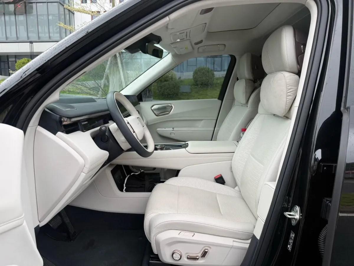 2025 LYNK&CO 900 2.0T 254HP L4 3DHT PHEV image 4