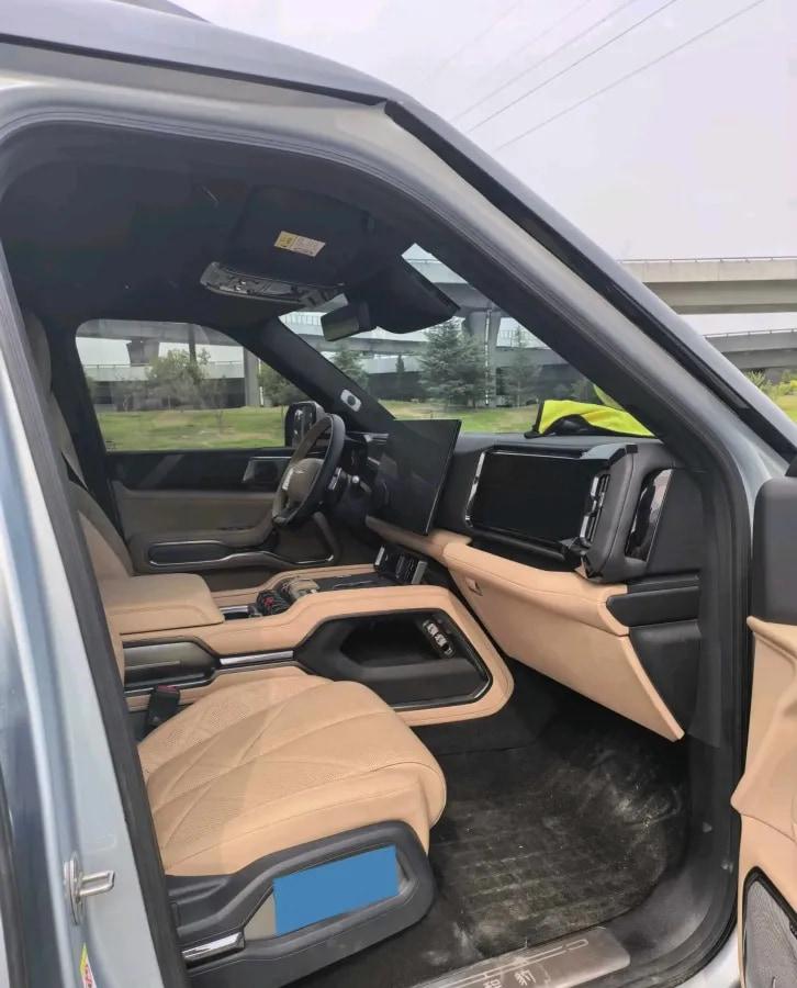 2025 FangChengBao Bao 8 2.0T 245HP L4 E-CVT PHEV 36.8KWH image 4