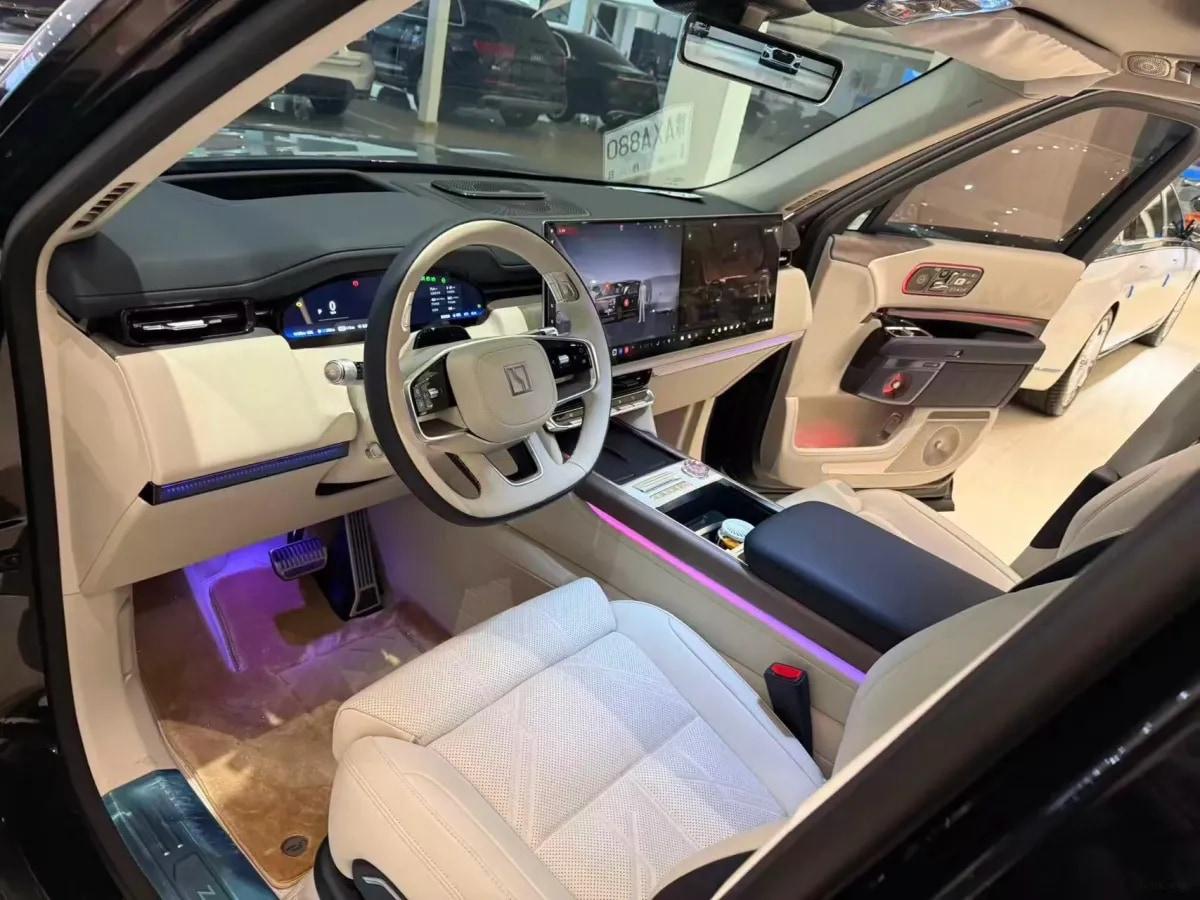 2025 Zeekr 9X 2.0T 279HP L4 1DHT PHEV image 4