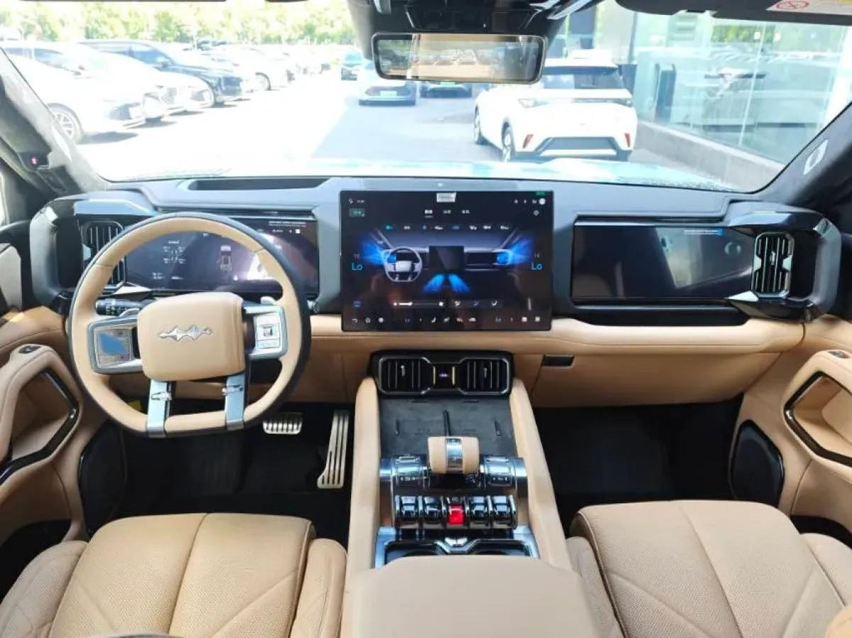2025 FangChengBao Bao 8 2.0T 245HP L4 E-CVT PHEV 36.8KWH image 4