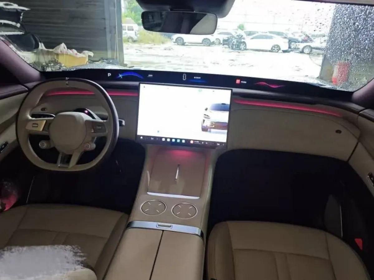 2025 Xiaomi YU7 BEV 96.3KWH 835km image 4