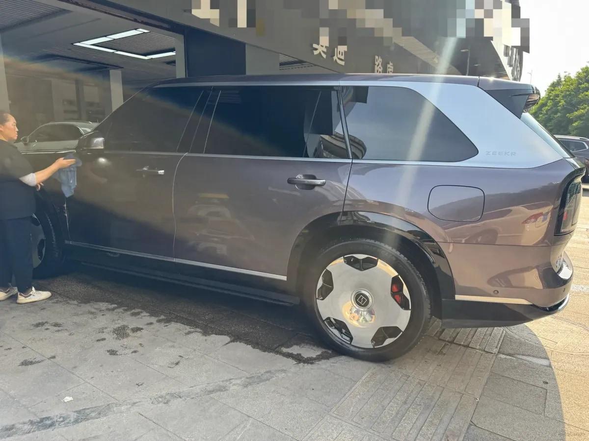 2025 Zeekr 9X 2.0T 279HP L4 1DHT PHEV image 4
