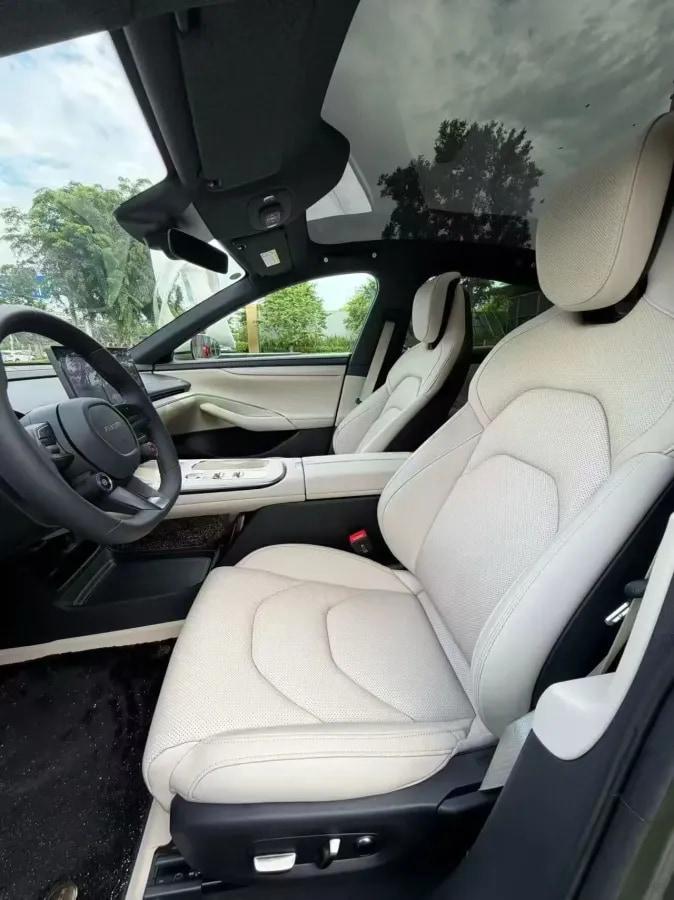 2024 Xiaomi SU7 BEV 73.6KWH image 4