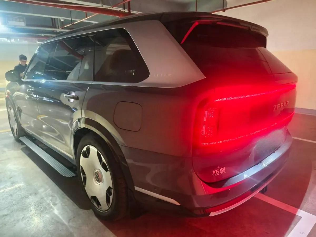2025 Zeekr 9X 2.0T 279HP L4 1DHT PHEV image 4
