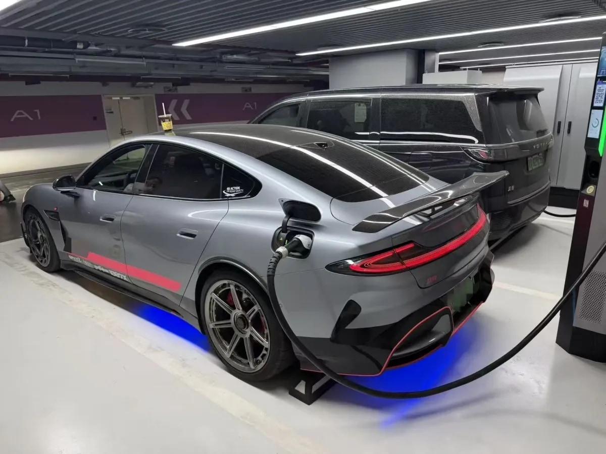2025 Xiaomi SU7 Ultra BEV 93.7KWH 630km image 4