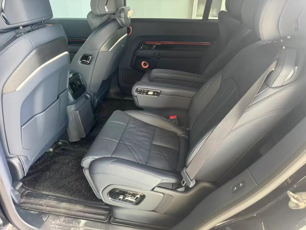 2025 Zeekr 9X 2.0T 279HP L4 1DHT PHEV image 4