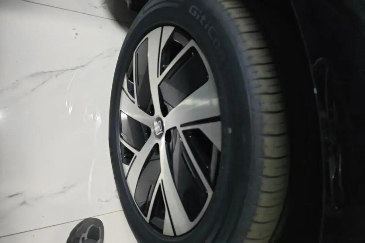 2025 BYD Tang L 1.5T 156HP L4 E-CVT PHEV 35.6KWH 200km image 4