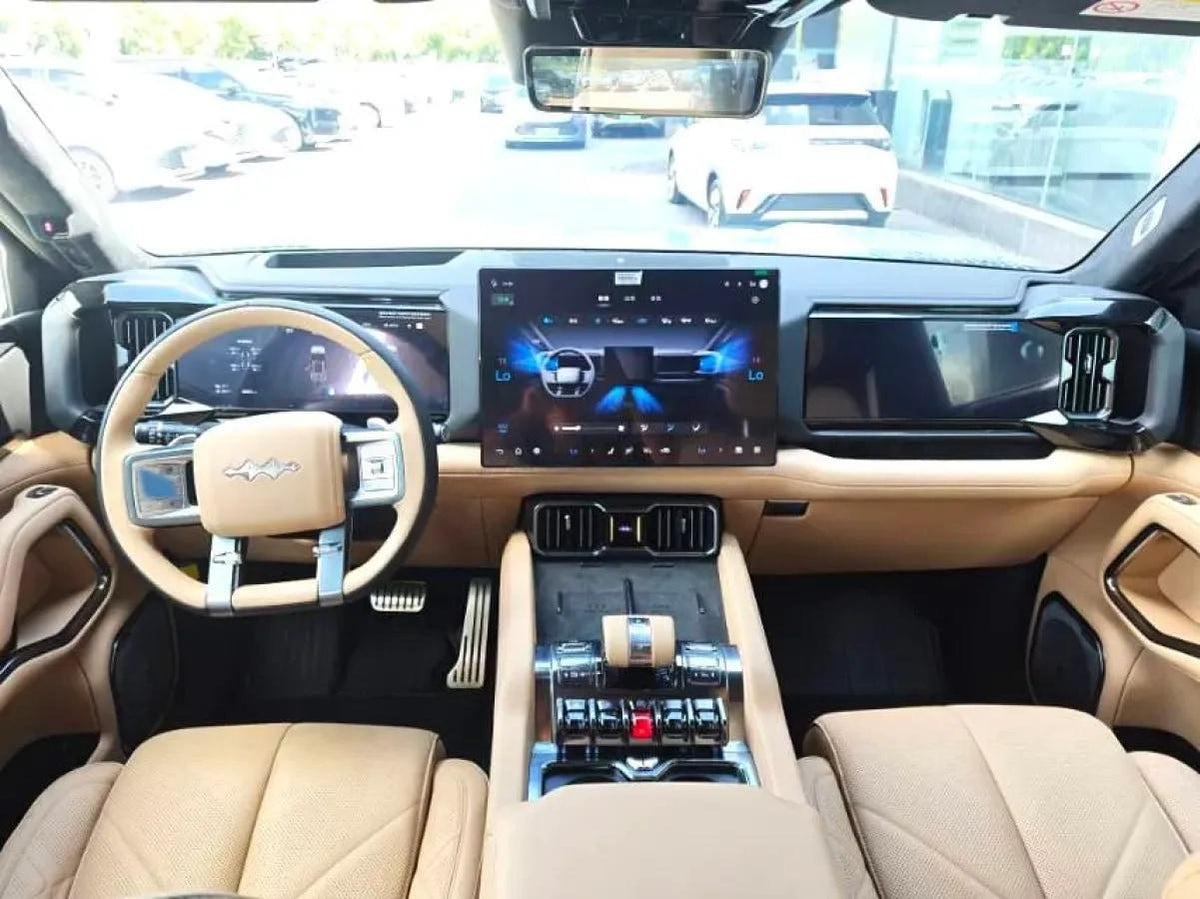 2025 FangChengBao Bao 8 2.0T 245HP L4 E-CVT PHEV 36.8KWH image 4