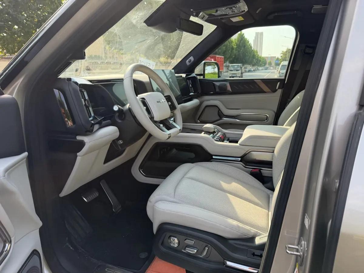 2025 Fang Cheng Bao Bao 8 2.0T 245HP L4 E-CVT PHEV 36.8KWH image 4