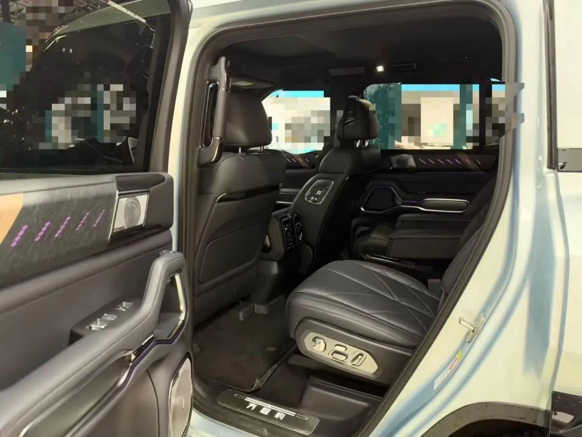 2025 Fang Cheng Bao Bao 8 2.0T 245HP L4 E-CVT PHEV 36.8KWH image 4